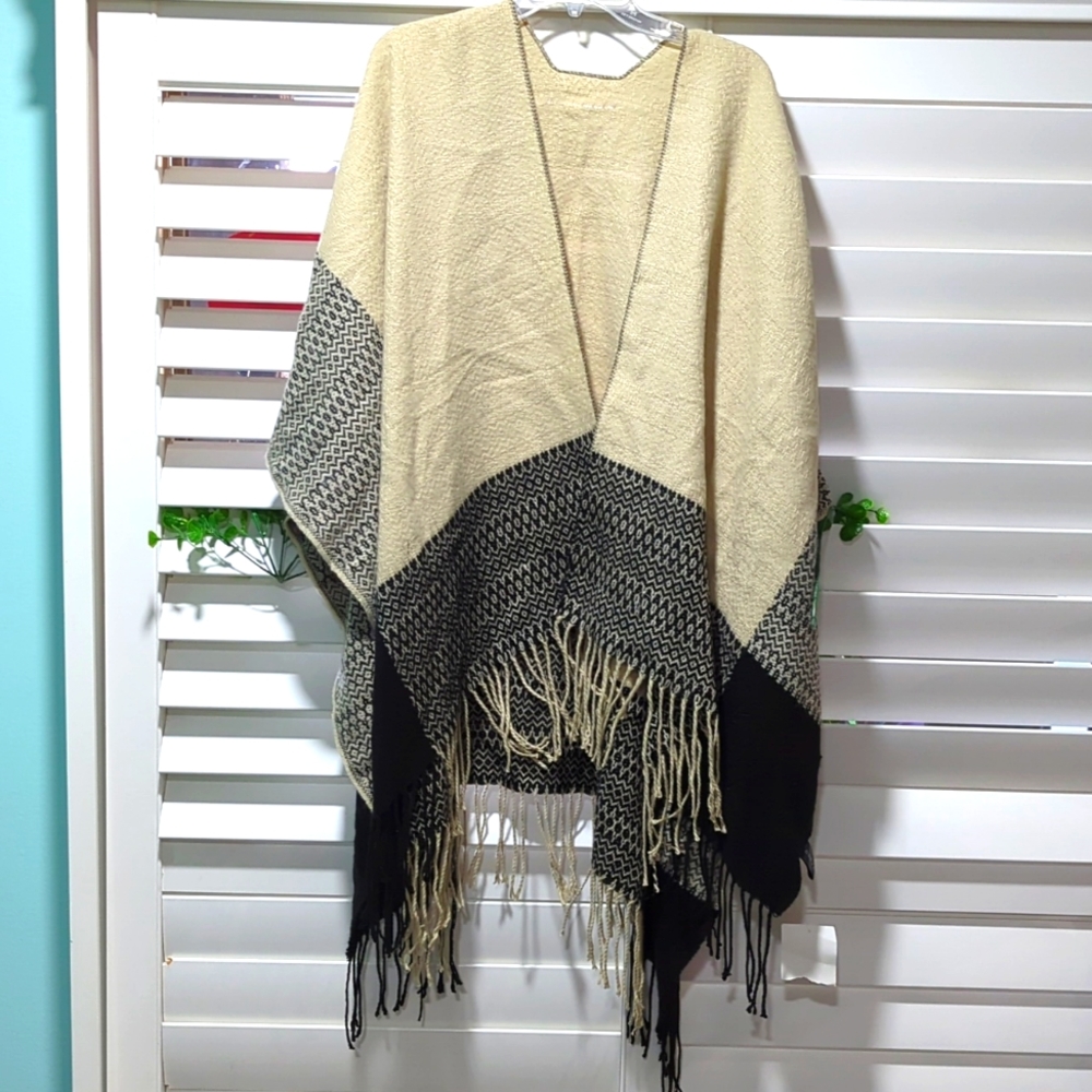 NWT Aztec Fringe Shawl